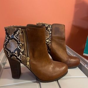 Kenneth Cole Women's Ankle Boots